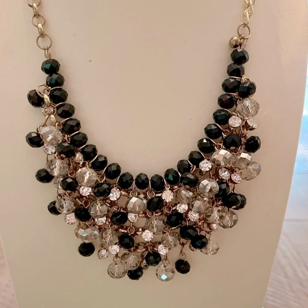 Boutique Elegant Black and Silver Beaded Necklace-NEW